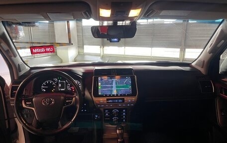 Toyota Land Cruiser Prado 150 рестайлинг 2, 2019 год, 6 350 000 рублей, 5 фотография