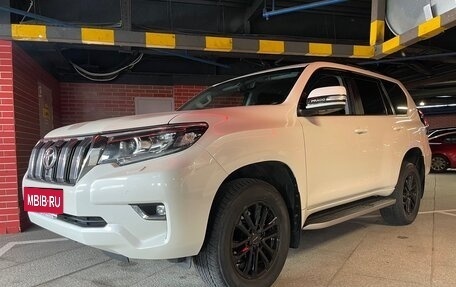 Toyota Land Cruiser Prado 150 рестайлинг 2, 2019 год, 6 350 000 рублей, 2 фотография