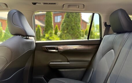 Toyota Highlander, 2026 год, 4 990 000 рублей, 14 фотография