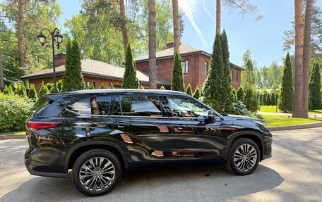 Toyota Highlander, 2026 год, 4 990 000 рублей, 28 фотография