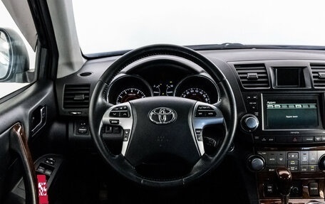 Toyota Highlander III, 2012 год, 1 599 000 рублей, 12 фотография