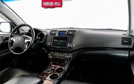 Toyota Highlander III, 2012 год, 1 599 000 рублей, 10 фотография