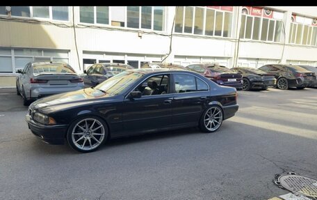 BMW 5 серия, 2000 год, 1 100 000 рублей, 1 фотография