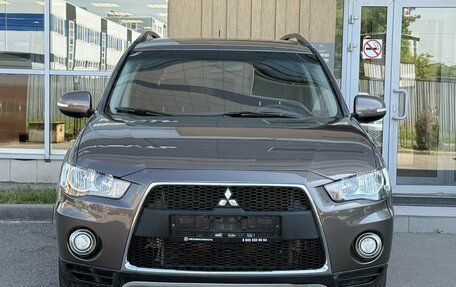 Mitsubishi Outlander III рестайлинг 3, 2011 год, 1 050 000 рублей, 2 фотография