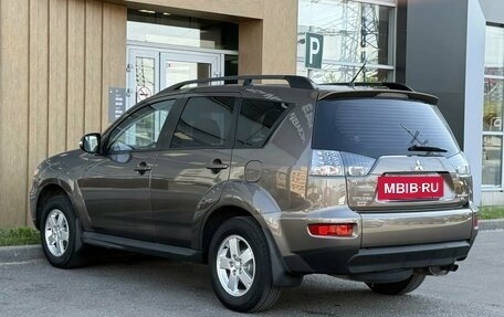 Mitsubishi Outlander III рестайлинг 3, 2011 год, 1 050 000 рублей, 4 фотография