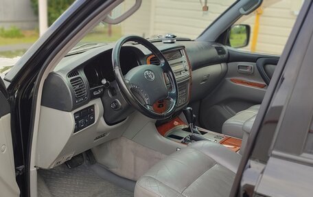 Toyota Land Cruiser 100 рестайлинг 2, 2006 год, 2 400 000 рублей, 7 фотография
