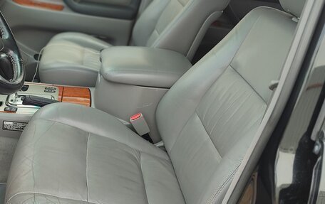 Toyota Land Cruiser 100 рестайлинг 2, 2006 год, 2 400 000 рублей, 8 фотография