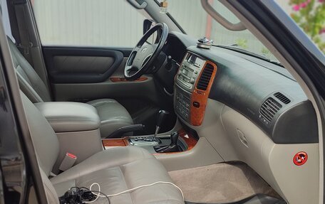 Toyota Land Cruiser 100 рестайлинг 2, 2006 год, 2 400 000 рублей, 9 фотография