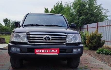 Toyota Land Cruiser 100 рестайлинг 2, 2006 год, 2 400 000 рублей, 3 фотография