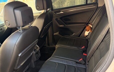 Volkswagen Tiguan II, 2018 год, 2 950 000 рублей, 8 фотография
