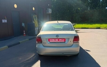 Volkswagen Polo VI (EU Market), 2011 год, 360 000 рублей, 2 фотография