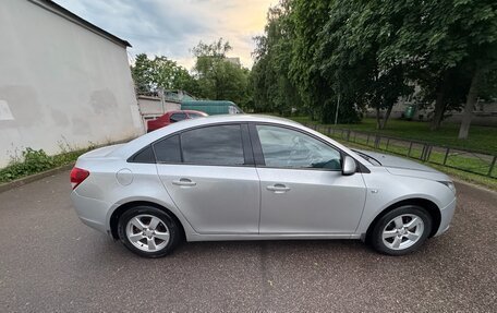 Chevrolet Cruze II, 2011 год, 695 000 рублей, 2 фотография