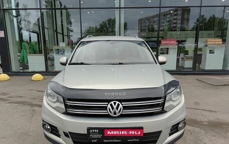 Volkswagen Tiguan I, 2011 год, 899 000 рублей, 2 фотография