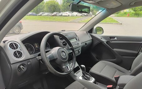 Volkswagen Tiguan I, 2011 год, 899 000 рублей, 20 фотография