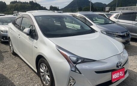 Toyota Prius IV XW50, 2016 год, 1 560 000 рублей, 1 фотография