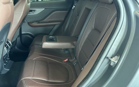 Jaguar F-Pace, 2016 год, 3 200 000 рублей, 7 фотография