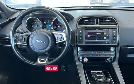 Jaguar F-Pace, 2016 год, 3 200 000 рублей, 11 фотография