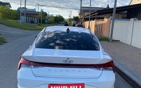 Hyundai Elantra, 2022 год, 2 050 000 рублей, 4 фотография