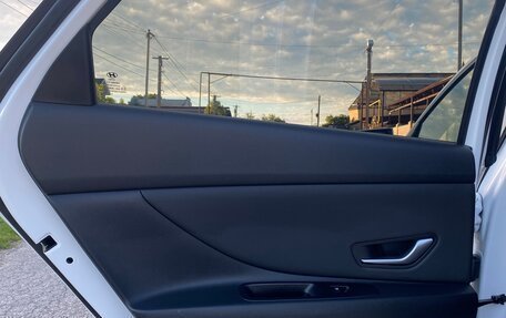 Hyundai Elantra, 2022 год, 2 050 000 рублей, 15 фотография