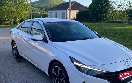 Hyundai Elantra, 2022 год, 2 050 000 рублей, 6 фотография