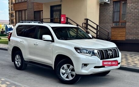Toyota Land Cruiser Prado 150 рестайлинг 2, 2022 год, 6 100 000 рублей, 4 фотография