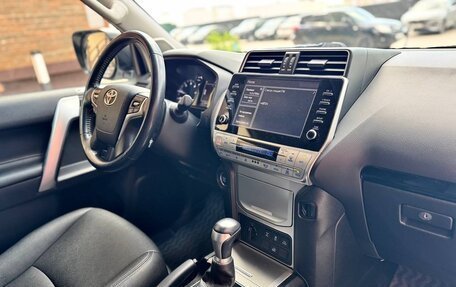 Toyota Land Cruiser Prado 150 рестайлинг 2, 2022 год, 6 100 000 рублей, 12 фотография