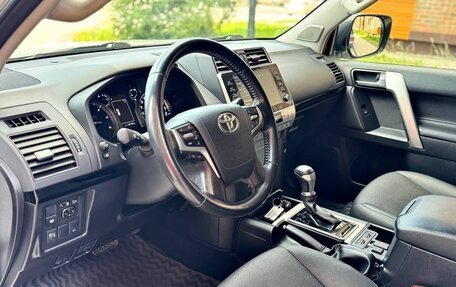 Toyota Land Cruiser Prado 150 рестайлинг 2, 2022 год, 6 100 000 рублей, 13 фотография