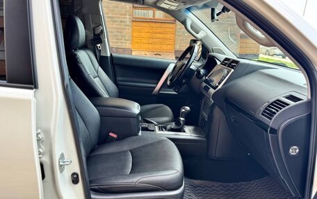 Toyota Land Cruiser Prado 150 рестайлинг 2, 2022 год, 6 100 000 рублей, 14 фотография