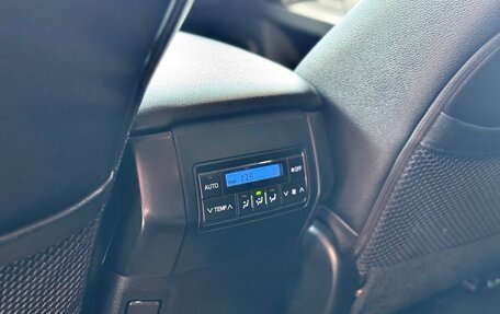 Toyota Land Cruiser Prado 150 рестайлинг 2, 2022 год, 6 100 000 рублей, 17 фотография