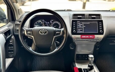 Toyota Land Cruiser Prado 150 рестайлинг 2, 2022 год, 6 100 000 рублей, 11 фотография