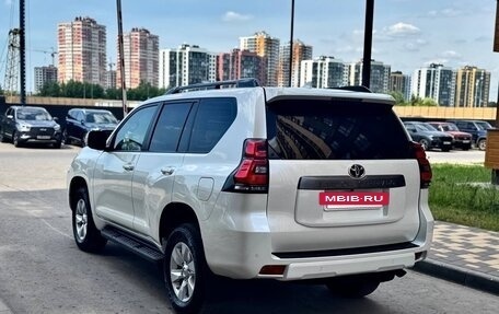 Toyota Land Cruiser Prado 150 рестайлинг 2, 2022 год, 6 100 000 рублей, 7 фотография