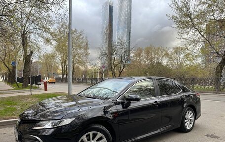 Toyota Camry, 2021 год, 2 700 000 рублей, 2 фотография