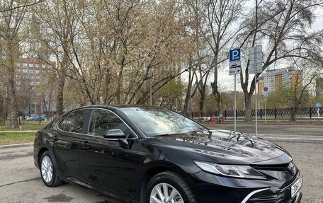 Toyota Camry, 2021 год, 2 700 000 рублей, 3 фотография