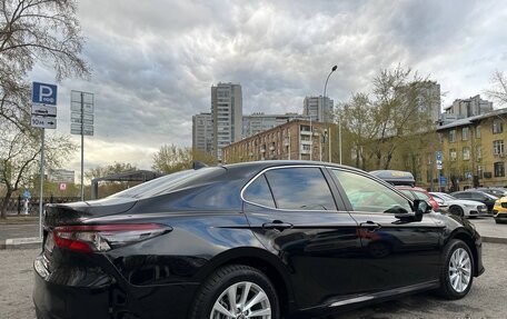 Toyota Camry, 2021 год, 2 700 000 рублей, 4 фотография