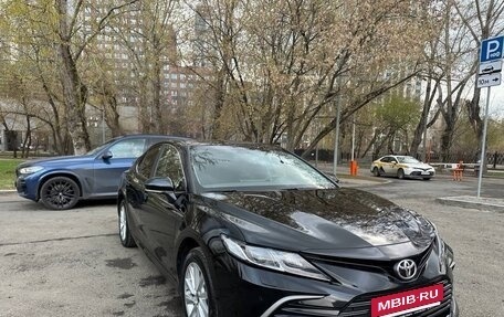 Toyota Camry, 2021 год, 2 700 000 рублей, 6 фотография