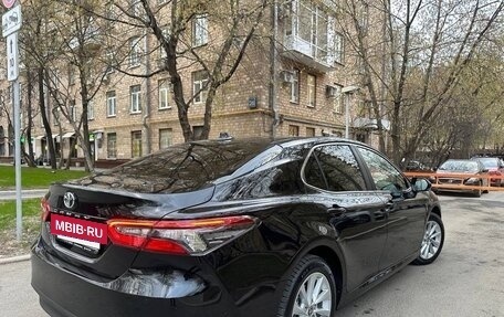Toyota Camry, 2021 год, 2 700 000 рублей, 5 фотография