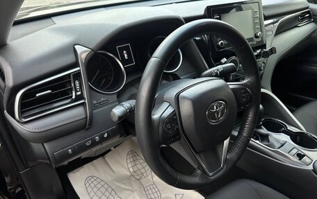 Toyota Camry, 2021 год, 2 700 000 рублей, 16 фотография
