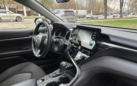 Toyota Camry, 2021 год, 2 700 000 рублей, 30 фотография