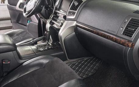 Toyota Land Cruiser 200, 2013 год, 4 150 000 рублей, 18 фотография