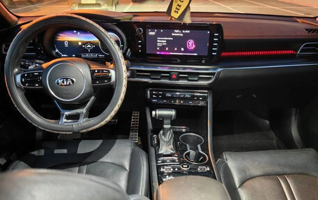 KIA K5, 2021 год, 2 600 000 рублей, 10 фотография