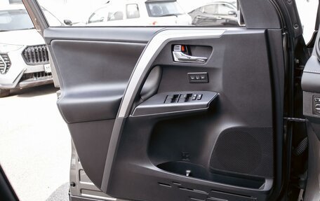 Toyota RAV4, 2017 год, 2 495 000 рублей, 12 фотография