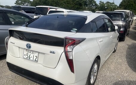 Toyota Prius IV XW50, 2016 год, 1 560 000 рублей, 2 фотография