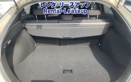 Toyota Prius IV XW50, 2016 год, 1 560 000 рублей, 6 фотография