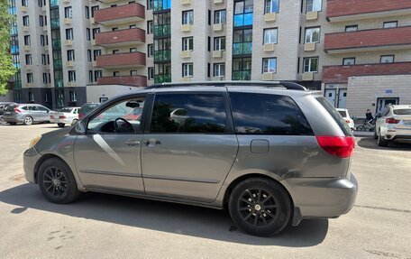 Toyota Sienna II рестайлинг, 2003 год, 850 000 рублей, 4 фотография