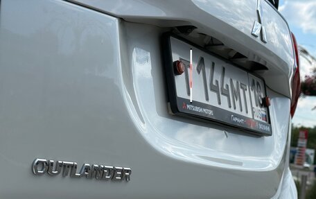 Mitsubishi Outlander III рестайлинг 3, 2022 год, 2 800 000 рублей, 13 фотография