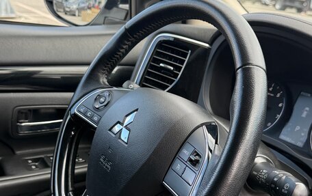 Mitsubishi Outlander III рестайлинг 3, 2022 год, 2 800 000 рублей, 25 фотография