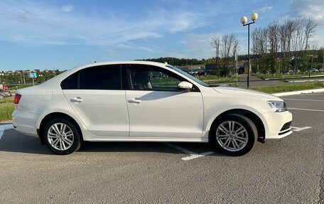 Volkswagen Jetta VI, 2015 год, 975 000 рублей, 4 фотография