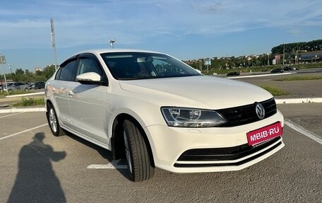 Volkswagen Jetta VI, 2015 год, 975 000 рублей, 2 фотография