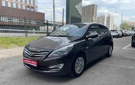 Hyundai Solaris II рестайлинг, 2015 год, 936 000 рублей, 1 фотография