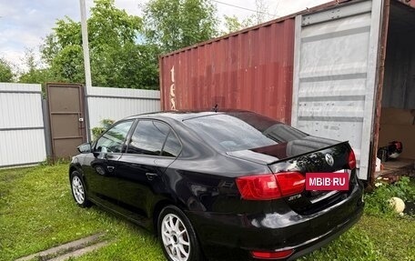 Volkswagen Jetta VI, 2013 год, 970 000 рублей, 2 фотография